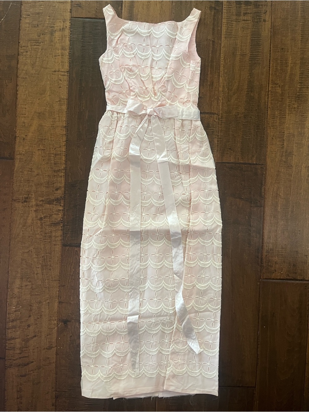 Vintage 1960’s handmade pale pink maxi floor length dress w sacalloped lace